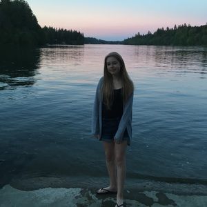 Meet your Posher, Ella